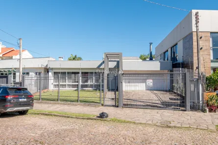 Casa com 4 Quartos à venda, 221m² no Vila Assunção, Porto Alegre