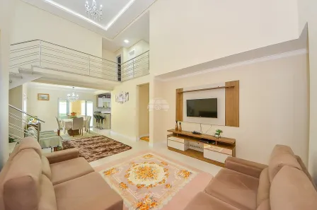 Sobrado com 4 Quartos à venda, 286m² no Uberaba, Curitiba