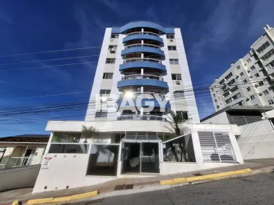 Apartamento com 3 Quartos para alugar, 64m² no Barreiros, São José