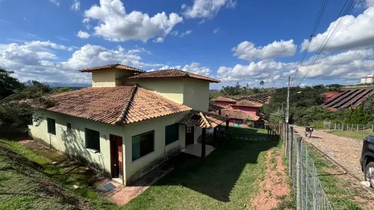 Casa de Condomínio com 3 Quartos para alugar, 120m² no , São Brás do Suaçuí