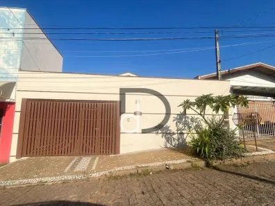 Casa com 3 Quartos à venda, 230m² no Vila Papelão, Valinhos