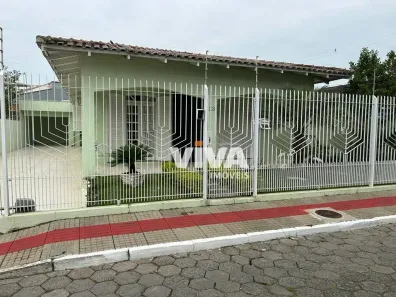 Casa com 3 Quartos à venda, 160m² no São João, Itajaí