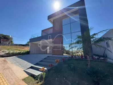 Casa de Condomínio com 4 Quartos para alugar, 360m² no Nacional, Contagem