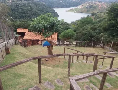Fazenda/Sítio com 3 Quartos à venda, 560m² no Centro, Igaratá