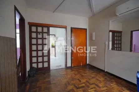 Apartamento com 2 Quartos para alugar, 53m² no Passo da Areia, Porto Alegre