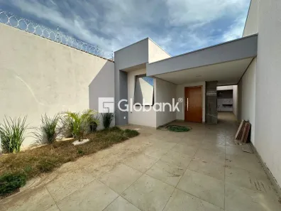 Casa com 3 Quartos à venda, 60m² no Carmelo, Montes Claros