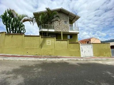 Casa com 3 Quartos à venda, 260m² no Forquilhas, São José