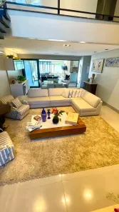 Sobrado com 4 Quartos para alugar, 300m² no Residencial Goiânia Golfe Clube, Goiânia