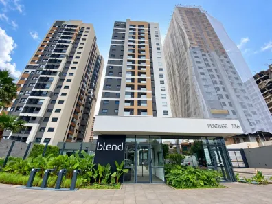 Apartamento com 3 Quartos para alugar, 85m² no Zona 08, Maringá