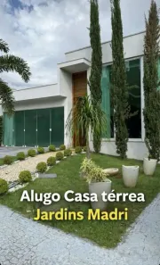 Casa de Condomínio com 3 Quartos para alugar, 230m² no Jardins Madri, Goiânia
