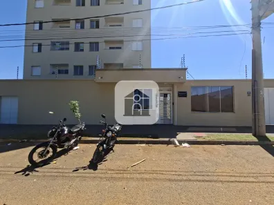 Apartamento com 2 Quartos para alugar, 50m² no Segismundo Pereira, Uberlândia