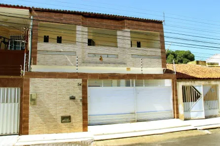Casa com 4 Quartos para alugar, 200m² no Luzia, Aracaju