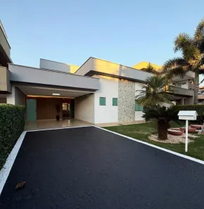 Casa com 3 Quartos à venda, 206m² no Jardins Madri, Goiânia