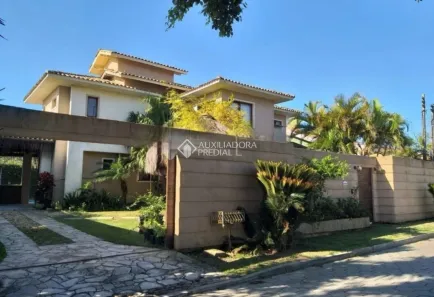 Casa com 6 Quartos para alugar, 380m² no Campeche, Florianópolis