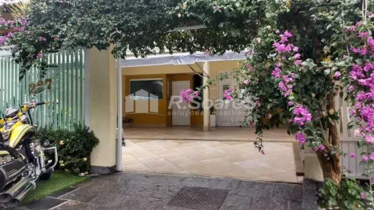 Casa de Condomínio com 4 Quartos à venda, 400m² no Vila Valqueire, Rio de Janeiro