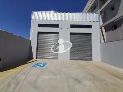 Galpão/Depósito/Armazém para alugar, 240m² no Brasil, Uberlândia