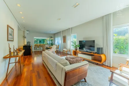 Casa de Condomínio com 3 Quartos à venda, 272m² no São Braz, Curitiba