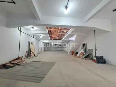 Galpão/Depósito/Armazém para alugar, 800m² no São Geraldo, Porto Alegre