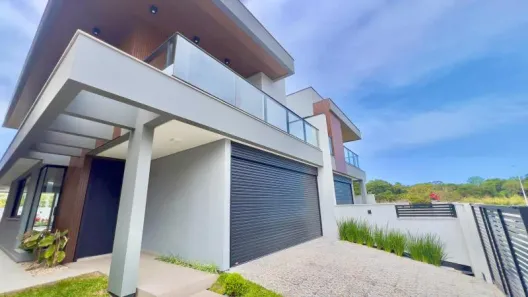 Casa com 3 Quartos à venda, 237m² no Lagoa da Conceição, Florianópolis