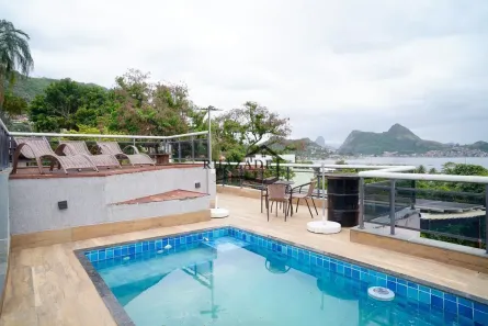 Casa de Condomínio com 3 Quartos à venda, 680m² no Charitas, Niterói