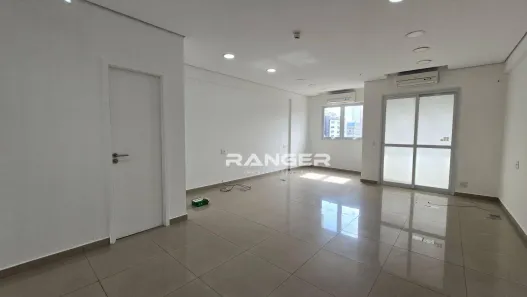 Sala Comercial à venda, 42m² no Vila Mathias, Santos