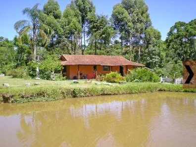 Fazenda/Sítio com 3 Quartos à venda, 8833m² no , Camanducaia