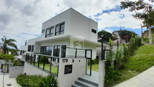 Casa com 3 Quartos à venda, 238m² no João Paulo, Florianópolis