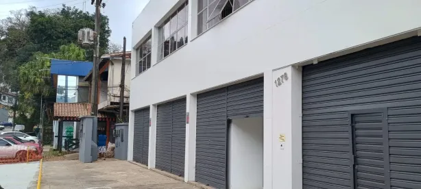 Galpão/Depósito/Armazém para alugar, 900m² no Quitandinha, Petrópolis