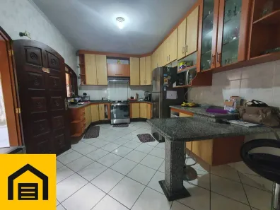 Sobrado com 3 Quartos à venda, 298m² no Vila Independência, Mauá