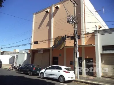 Sala Comercial para alugar, 450m² no Presidente Roosevelt, Uberlândia