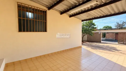 Casa com 3 Quartos para alugar, 80m² no Conjunto Morada do Sol, Uberaba