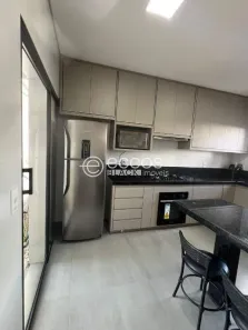 Casa com 3 Quartos à venda, 111m² no Shopping Park, Uberlândia