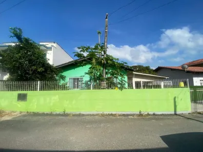 Casa com 3 Quartos para alugar, 10m² no Espinheiros, Itajaí