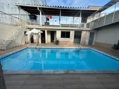 Casa com 4 Quartos para alugar, 300m² no Dom Pedro I, Manaus