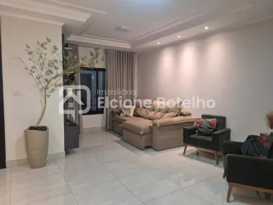 Casa com 3 Quartos para alugar, 193m² no Jardim Karaíba, Uberlândia
