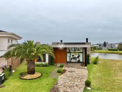 Casa de Condomínio com 4 Quartos à venda, 238m² no XANGRI-LÁ, Xangri-Lá