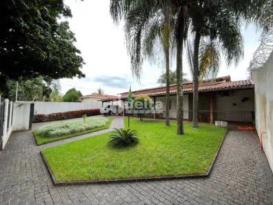 Casa com 4 Quartos à venda, 318m² no Cidade Jardim, Uberlândia