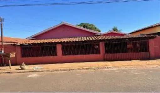 Casa com 2 Quartos à venda, 175m² no Pecuária, Quirinópolis