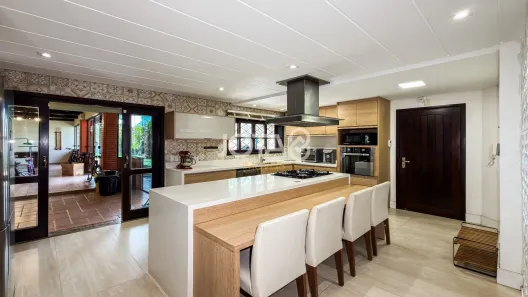Casa com 3 Quartos à venda, 506m² no Cajuru, Curitiba