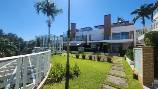 Casa com 4 Quartos para alugar, 235m² no Cacupé, Florianópolis