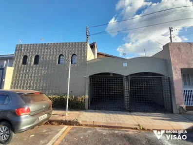 Casa com 4 Quartos à venda, 297m² no São Benedito, Uberaba