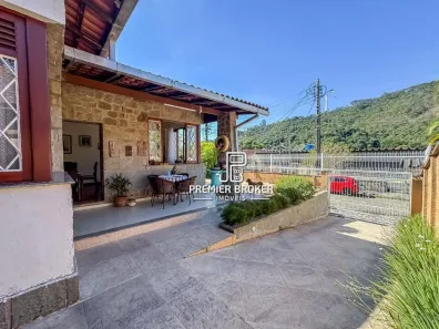 Casa com 4 Quartos à venda, 185m² no Jardim Cascata, Teresópolis