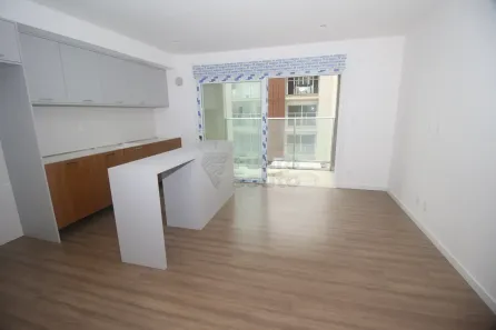Apartamento com 2 Quartos para alugar, 150m² no Três Vendas, Pelotas