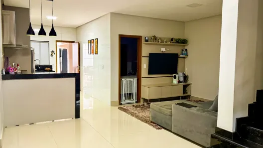 Sobrado com 4 Quartos à venda, 270m² no Jardim Atlântico, Goiânia