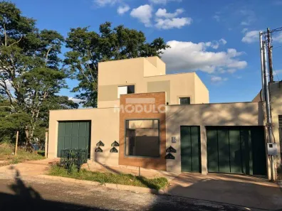Casa com 3 Quartos para alugar, 86m² no Cidade Jardim, Uberlândia