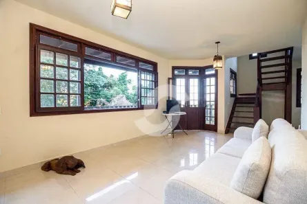 Casa com 4 Quartos à venda, 343m² no Piratininga, Niterói
