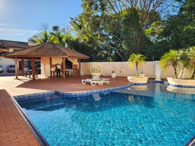 Casa de Condomínio com 3 Quartos para alugar, 190m² no Jardim Itaperi, Atibaia