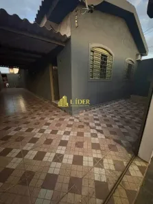 Casa com 3 Quartos para alugar, 120m² no Segismundo Pereira, Uberlândia
