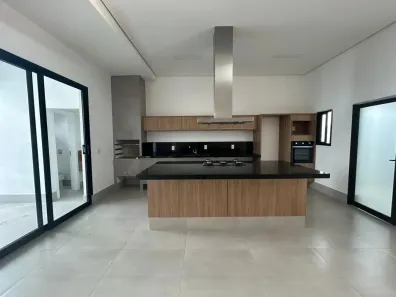 Casa com 3 Quartos para alugar, 250m² no Esmeralda Residence II, Marília