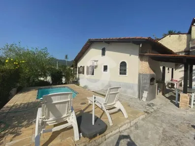 Casa com 2 Quartos à venda, 800m² no Itaipu, Niterói